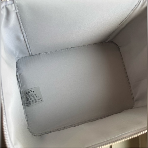 Dior Vanity bag GWP - Picture 6 of 6
